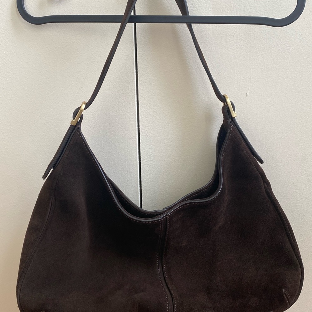 I am selling this beautiful handbag from Rouje, barely used, excellent condition